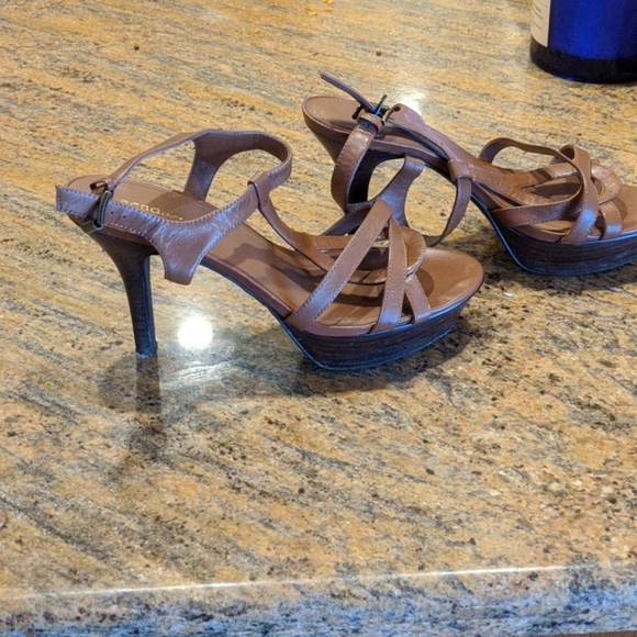 BCBG heels - Picture 2 of 8
